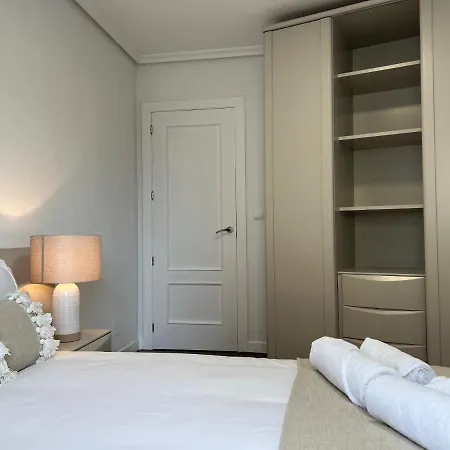 Exclusivo Apartamento Con Parking Torrelavega Exterior photo